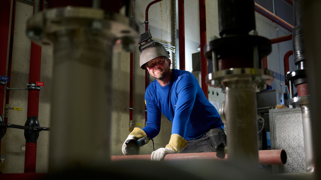 Scheer en foppen foto van monteur